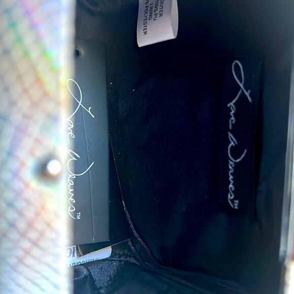 Holographic Clutch bag with silver hardware - Picture 5 of 7